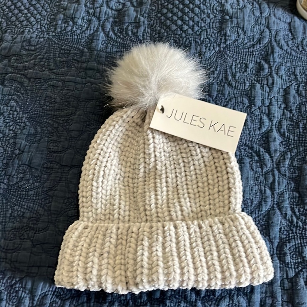 Jules Kae Women's Pom Beanie in Light Grey Size OS NWT